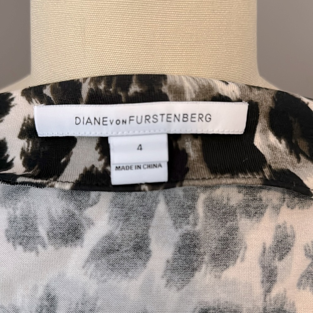 Diane von Furstenberg Wrap Dress - Picture 5 of 5